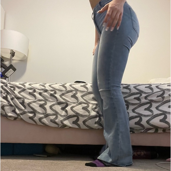 High-Rise Fitting Boot-Leg Jeans - Picture 6 of 6